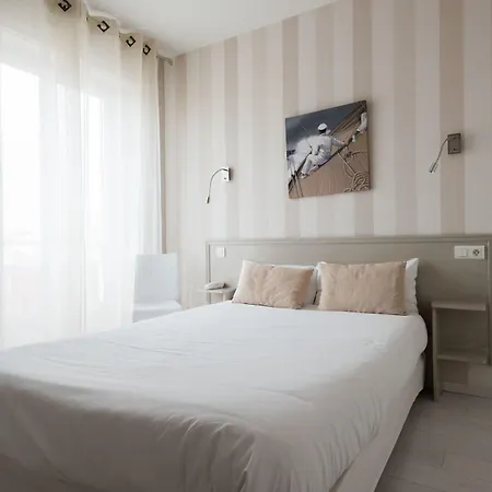 The Originals Miramar, Pontaillac 酒店 3*