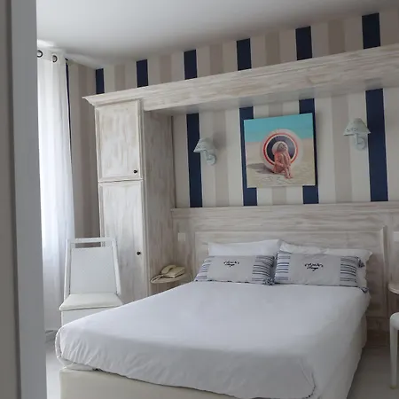 Hotel The Originals Miramar, Pontaillac 3*