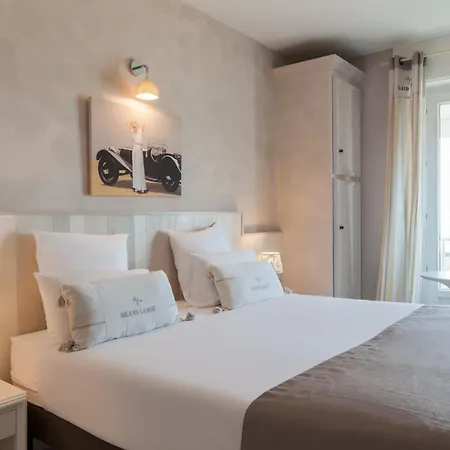 The Originals Miramar, Pontaillac 호텔 로양