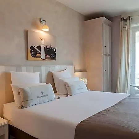 The Originals Miramar, Pontaillac 3* رويا